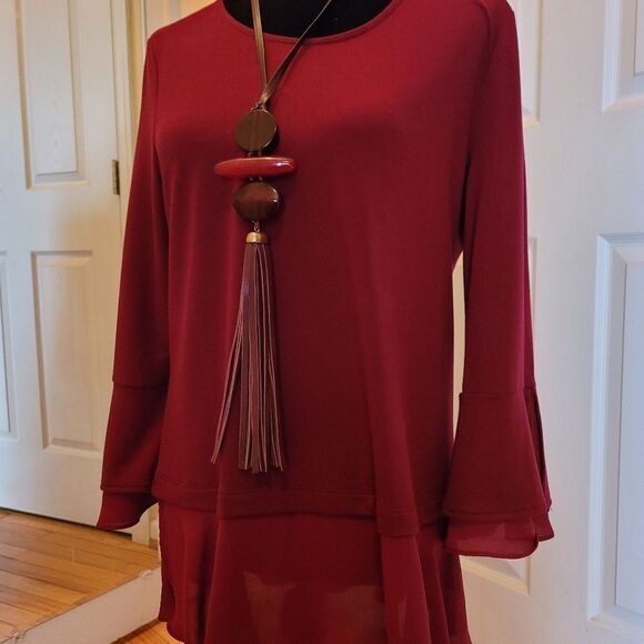 JONES NY BURGUNDY TOP W/ CHIFFON FLOUNCE - Picture 4 of 8